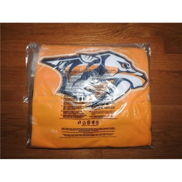 Authentic Adidas NHL Nashville Predators #76 Hockey Jersey New Mens Sizes - Picture 4 of 4